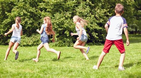25 Outdoor Games Without Equipment .